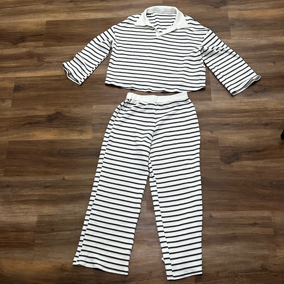 Sweaters - Striped Black and White Set